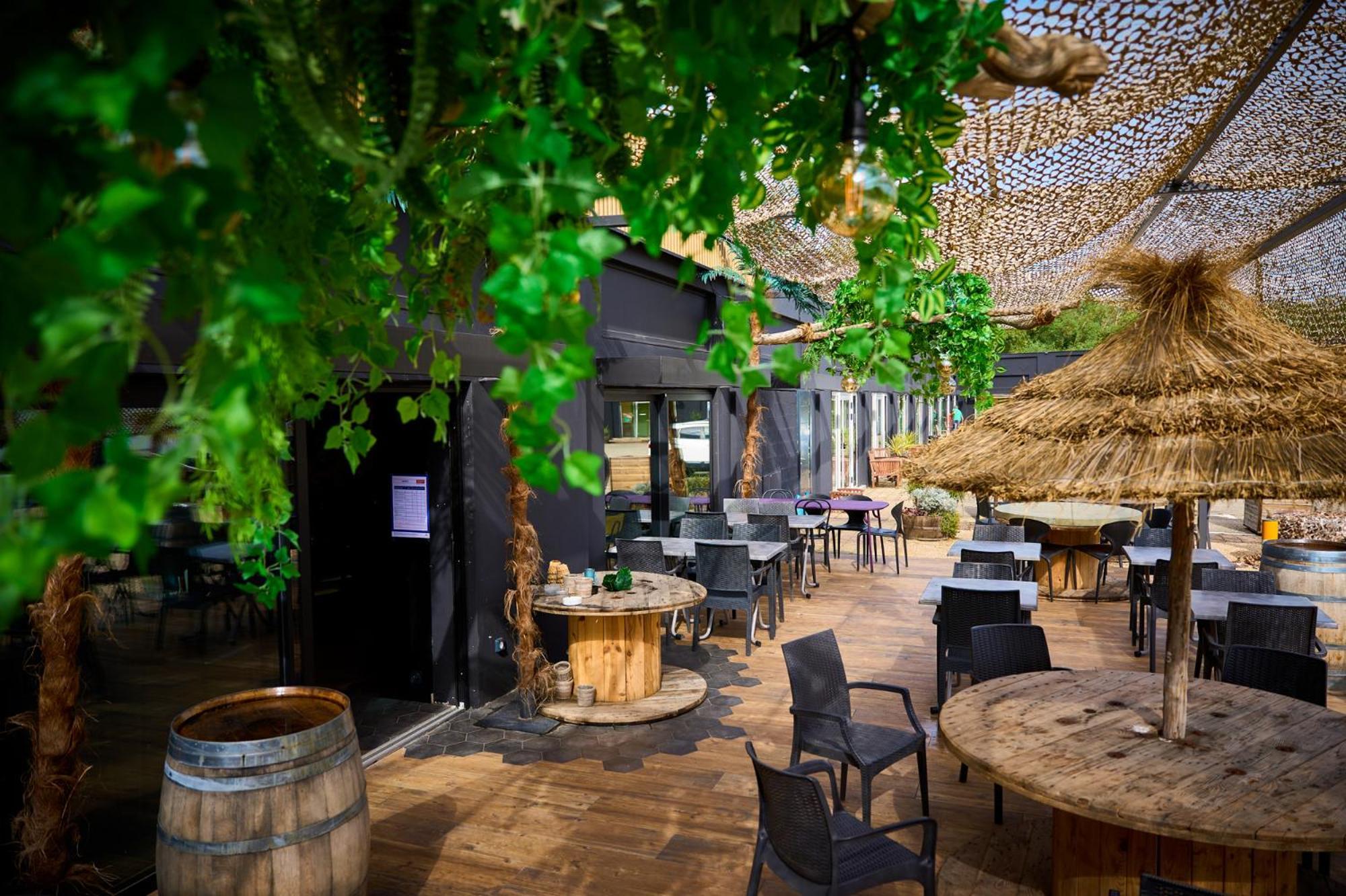 In Jungle Hotel Chassagny エクステリア 写真