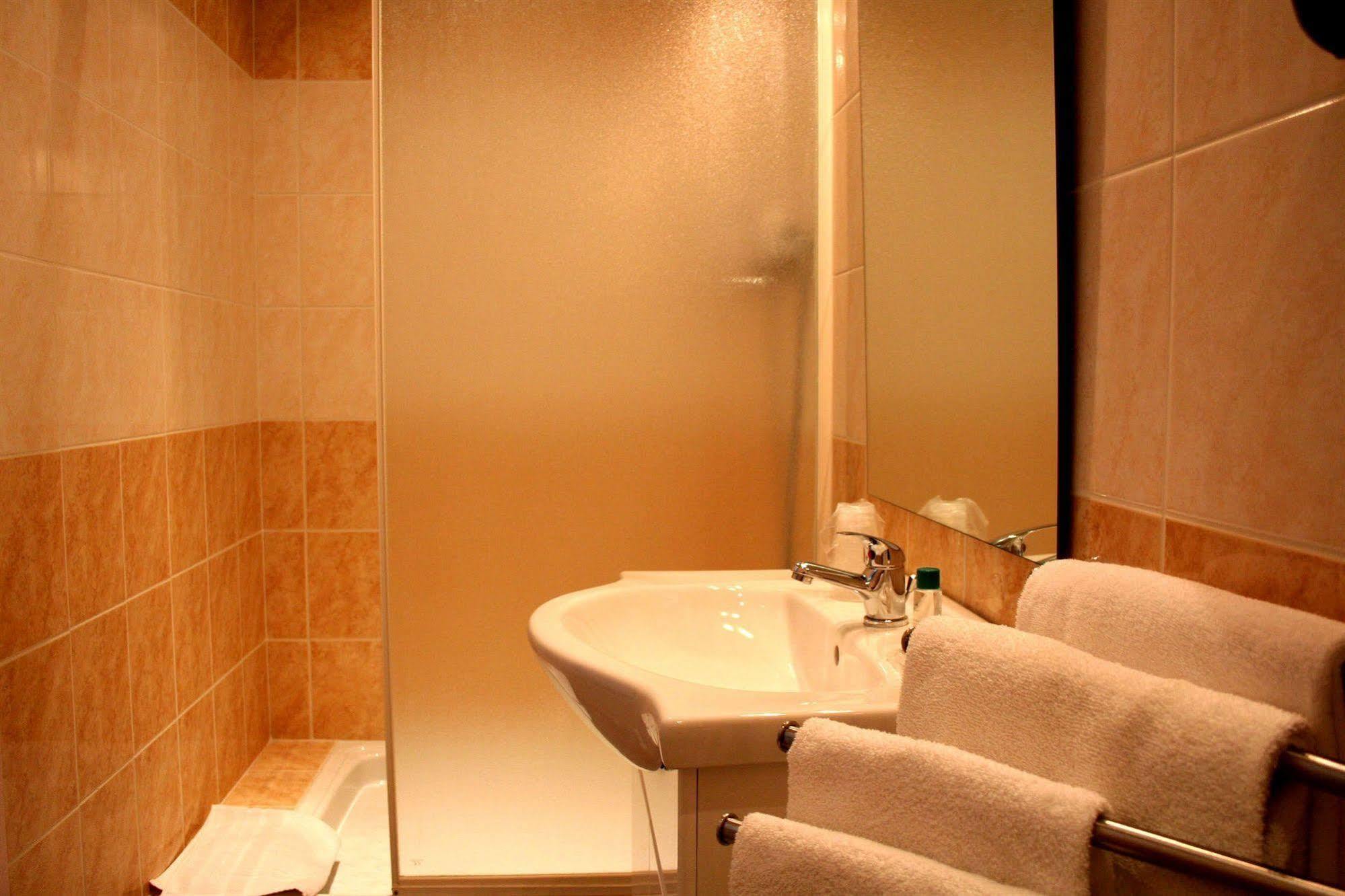 In Jungle Hotel Chassagny エクステリア 写真
